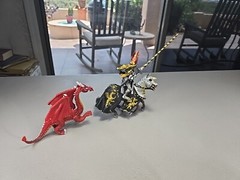 Plastoy Mounted Armored KNIGHT & HORSE & Red Dragon Castle Figure Black Gold