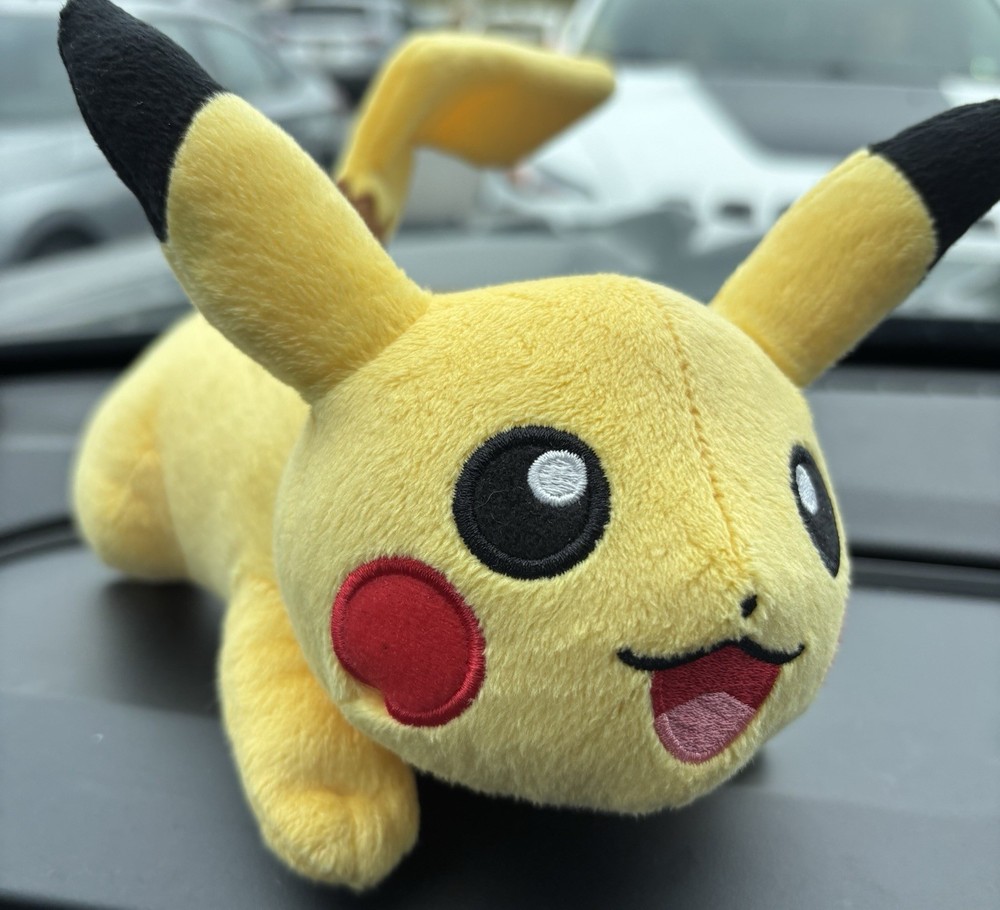 Official Genuine Pokemon Center Japan Running Pikachu Plush Toy 2018 New Small