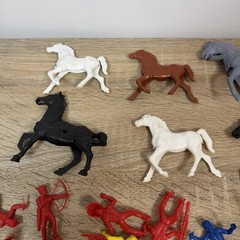 Vintage MPC Marx 1960’s Cowboys & Indians Huge Lot Plastic Toy Soldier lot 55mm