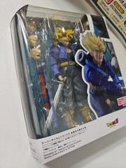 Bandai Dragon Ball Z Super Saiyan Trunks 5.5 in Action Figure