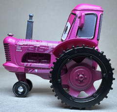 Disney Pixar Cars 3 Tank Coat Racing Tractor Cow #36 Diecast Vehicle FC 1:55
