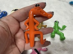 LOT OF 8 RAINBOW FRIENDS FIGURES ROBLOX 8 DIFFERENT CHARACTERS