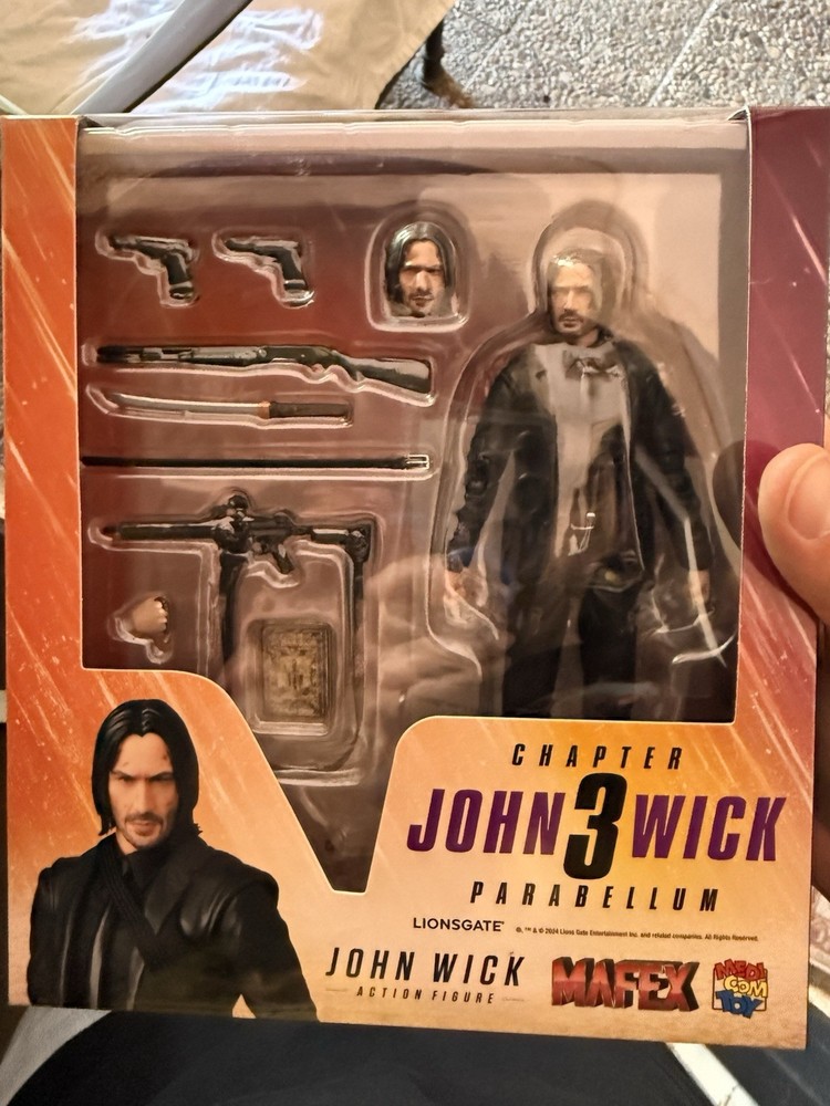 Medicom Toy MAFEX No.233 MAFEX JOHN WICK CHAPTER 3 Black Keanu Reeves PARABELLUM