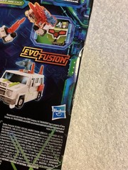 Hasbro Transformers Legacy Evolution Walgreens Excl. Deluxe Class Autobot Medix