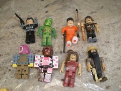 HUGE LOT OF ROBLOX CHARACTER FIGURES AND ACCESSORIES