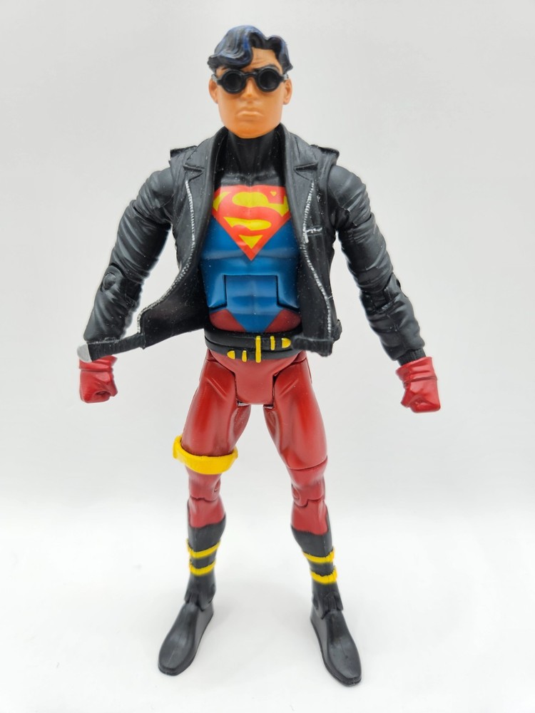 DC Universe 2009 DCUC Superboy Complete Adult Owned NM+