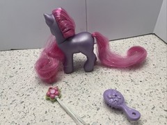 my little pony petal blossom g3 pony Brush & Barrette 2002