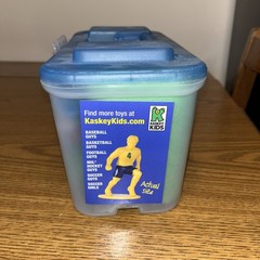 Kaskey Kids Soccer Guys Complete Set Two Teams 23 Figures New pieces Broken Lid
