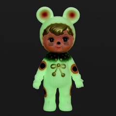 Charmy-Chan Glow in Dark Soft Vinyl 8.3″ Maneki-Neko ver. Kodama Toy Sofubi