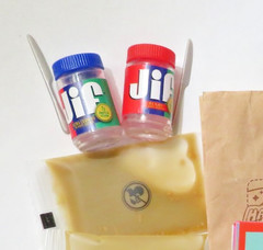 Miniverse Real Brands Jiff Extra Crunchy and Creamy Peanut Butter Set