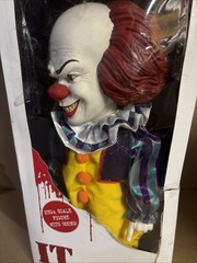 Mezco Toyz IT Talking Pennywise 15 in Action Figure – 43053 – Opened