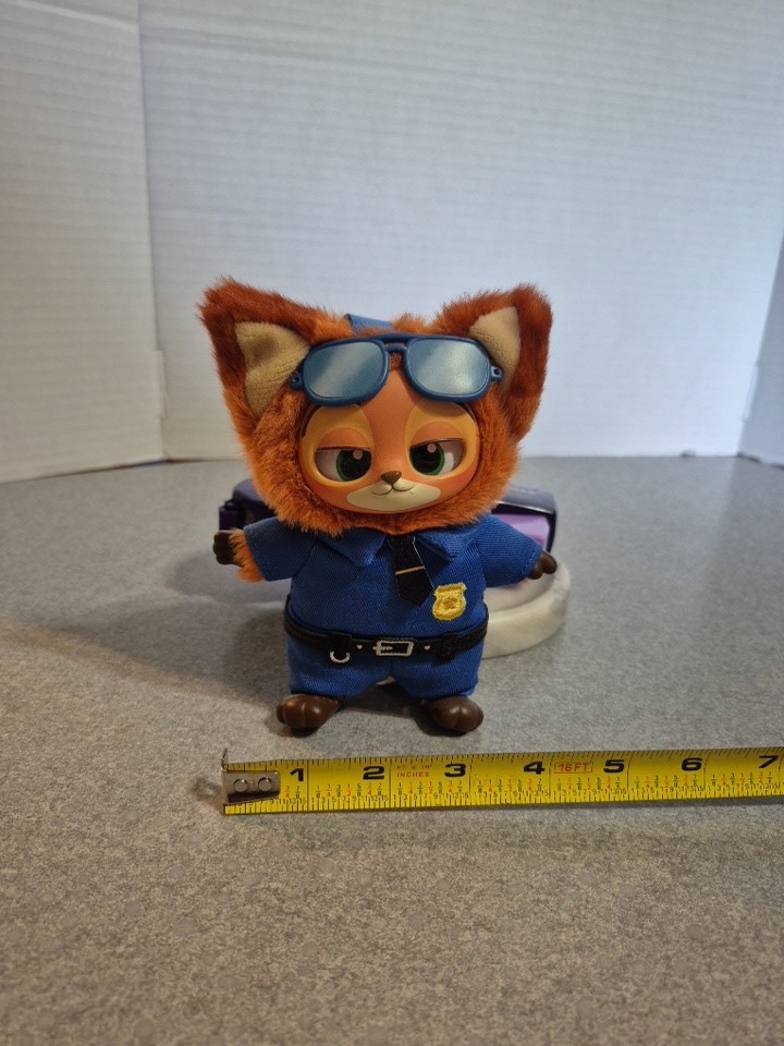 Zootopia Blind Box Nick Judy Mystery Plush Vinyl Figure Fox in uniform