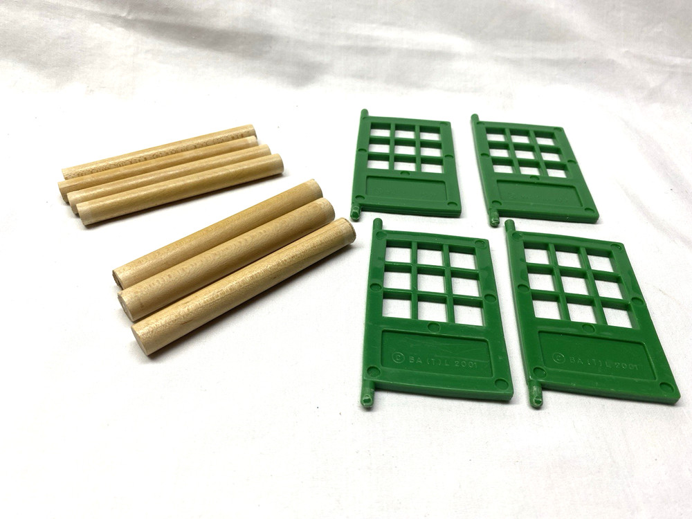 Replacement Doors/Posts for Thomas Wooden Railway Tidmouth Sheds Roundhouse 2001