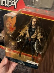 Liz Sherman Action Figure Hellboy Comic Mezco Toyz Mike Mignola 2005 Sealed NOS