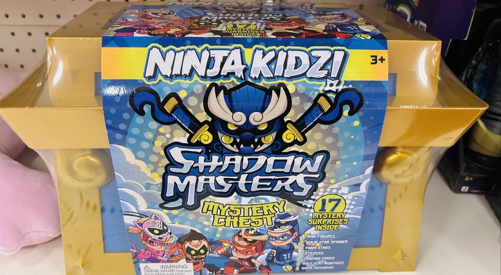 Ninja Kidz Shadow Masters Chest [17 Surprises Inside!]