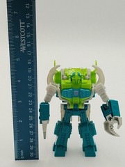 Transformers Bumblebee Repugnus Figure