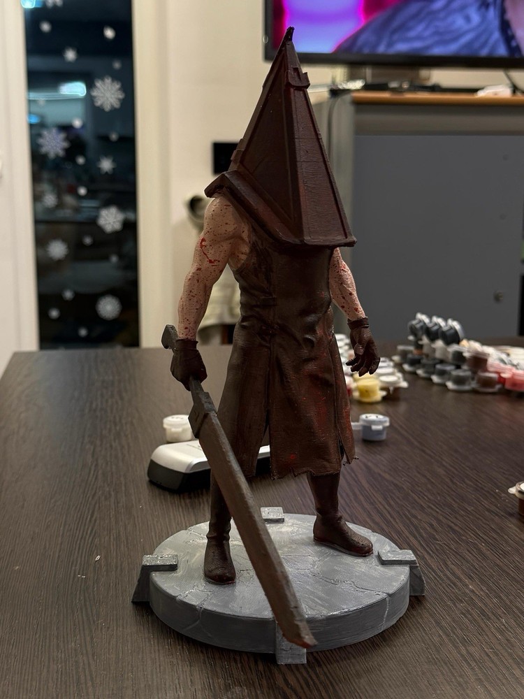 Pyramid Head – Silent Hill *Unpainted* Display Action Figure