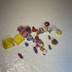 Mini Shopkins lot of 30 mini figures mixed series plus accessories
