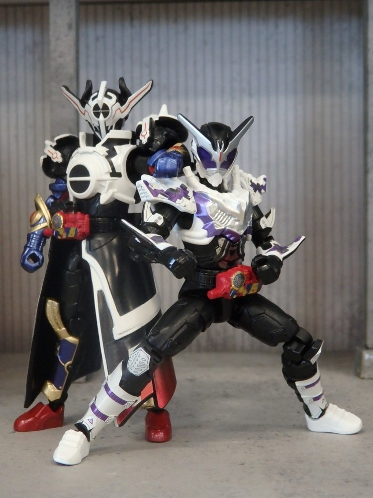 Japan Kamen Rider Build Shokugan So-do Build11 Evol Blackhole & Mad Rogue Set