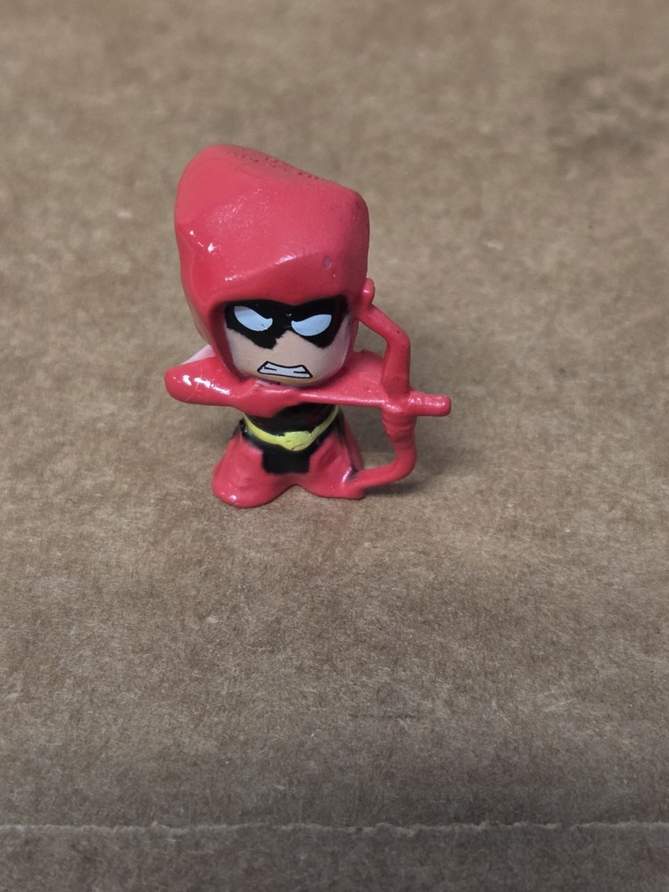 Bulls i Toy DC Comics: Forever Evil Chibis Red Arrow vinyl mini-figure. 