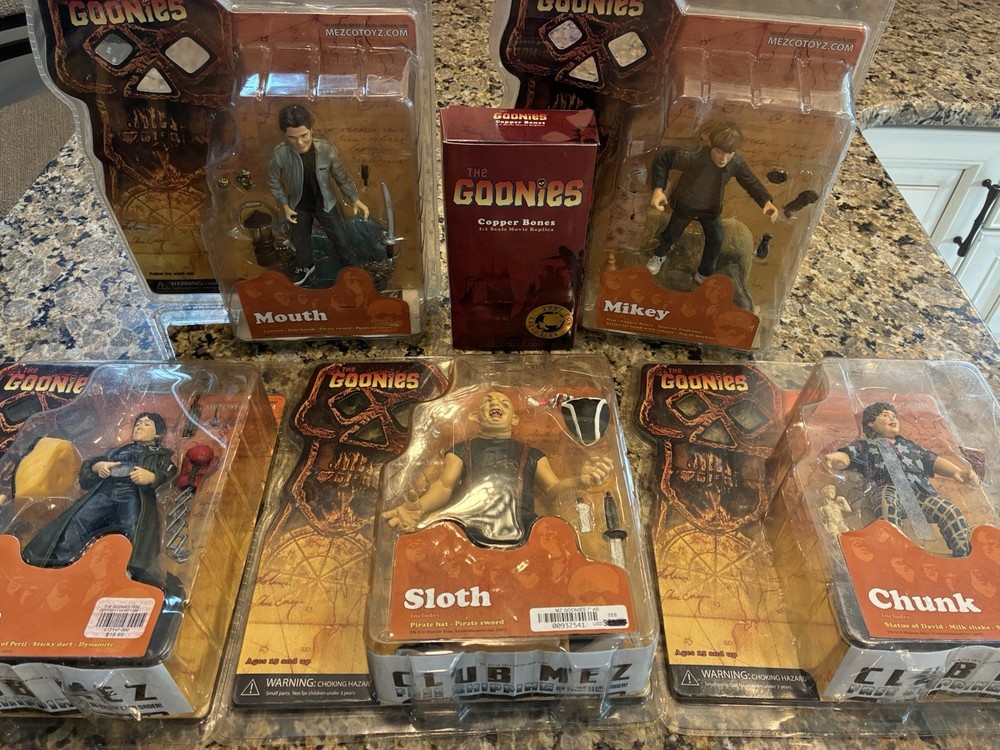 The Goonies Complete Set Of 5 Mezco Figures W Bonus Copper Bones