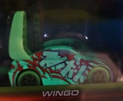 Disney Pixar Cars – Glow Racers Glow In The Dark – WINGO