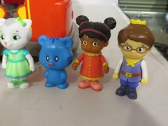 Daniel Tiger Trolley & Figures Toy Lot Of 8 Figures TESTED WORKS