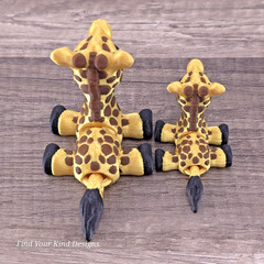 Mini Giraffe & Baby Flexi Fidget – 3D Printed Articulated Desk Pet Set
