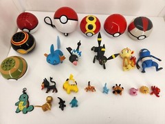 Large Pokemon Figure Lot. 7 Pokeballs, 11 Micros, 6 Minis, 1 Keychain