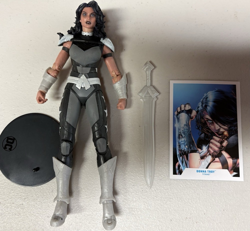 McFarlane Dc Multiverse DONNA TROY Teen Titans 7″ Figure Complete NO BAF piece