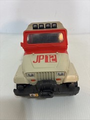 Jurassic World Park Legacy Collection 9” JEEP WRANGLER Dr. Ellie Sattler