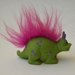 Vintage 1990’s Russ HATCHLING Dinosaurs Green Pink Trolls CUDDLEASAURUS Dino