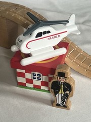 Thomas Friends Wooden Railway SODOR AIRFIELD SET w/CLICKETY TRACK Complete READ