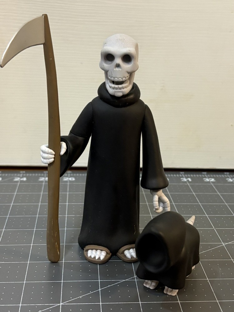 Family Guy Death and Death Dog Action Figure Series 2 Mezco 2005 Variant