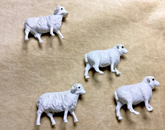 Lot Of 4 White Plastic Sheep For Farm Train Nativity Displays Or Crafting