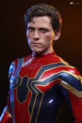 Hot Toys Marvel Avengers End Game Iron Spider Spider-Man 2.0 MMS761 1/6 Sideshow