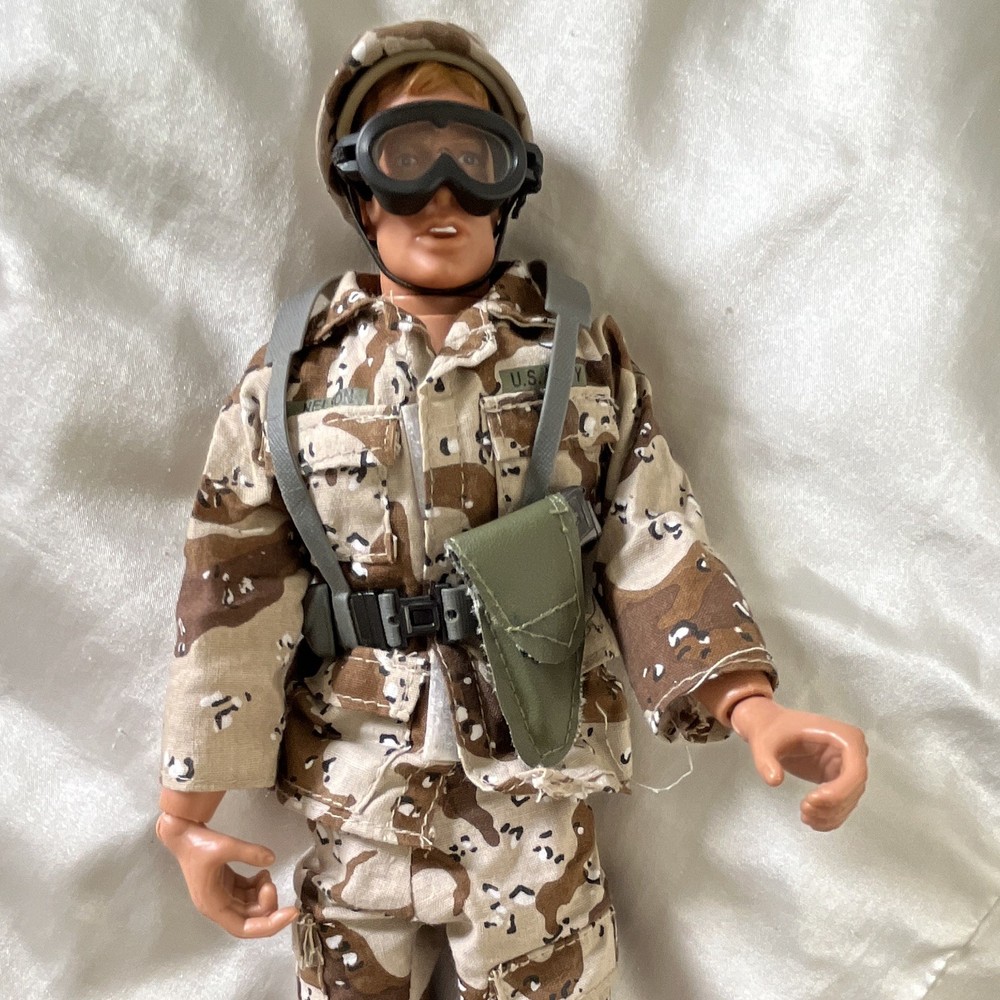 Military Soldier Action Figure Desert Camo Uniform w/ Clothes Helmet Belt Pouch