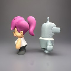 Kidrobot Futurama Series 1 Bender 1/16 + Kidrobot Futurama Mini Series 1 – Leela