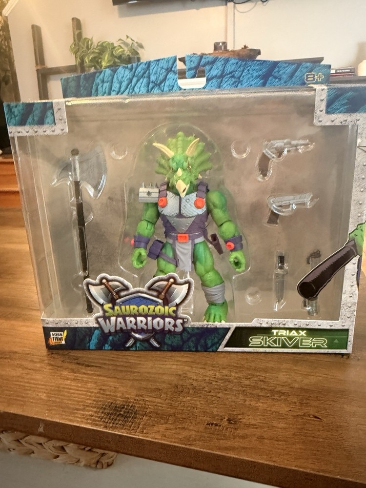Saurozoic Warriors Triax Skiver action figure Green dinosaur New