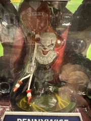Quantum Mechanix QMX Q-Fig Horror Pennywise It Welcome to Derry Balloon Diorama