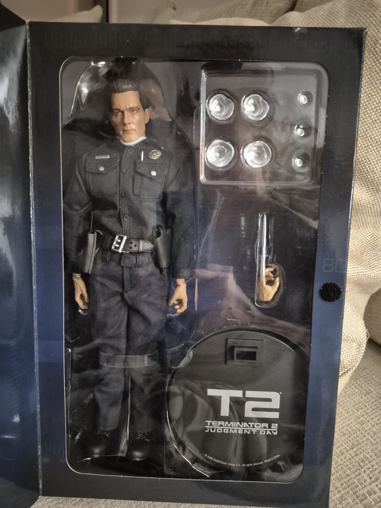 SIDESHOW TERMINATOR 2 JUDGMENT DAY – T-1000 – 12″ 1:6 ACTION FIGURE New in Box