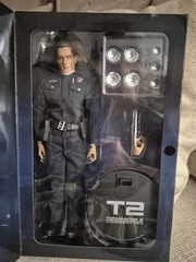 SIDESHOW TERMINATOR 2 JUDGMENT DAY – T-1000 – 12″ 1:6 ACTION FIGURE New in Box