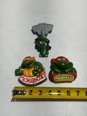 TEENAGE MUTANT NINJA TURTLES BADGE MICHELANGELO RAPHAEL BURGER KING DONATELLO