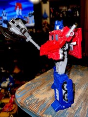 Transformers Generations War for Cybertron Siege Voyager WFC-S11 Optimus Prime