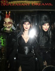 ELVIRA Mistress of the Dark 40 Years 8″ in. Clothed Action Figure Neca MINT 2022