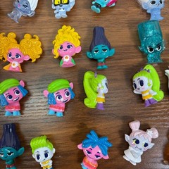 Dreamworks Trolls Figurines Band Together Lot of 80 Must have Collectables 1.5″