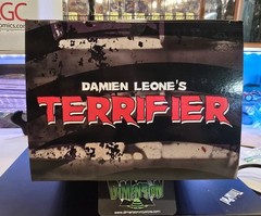 MEZCO MDS MEGA DAMIEN LEONE’S TERRIFIER ACTION FIGURE WITH SOUND 15 INCHES