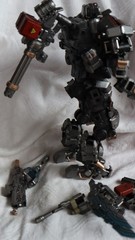 JOYTOY STEEL BONE 09 FIGHTING MECHA SILVER GUARDIAN 9″ Robot & Pilot t6