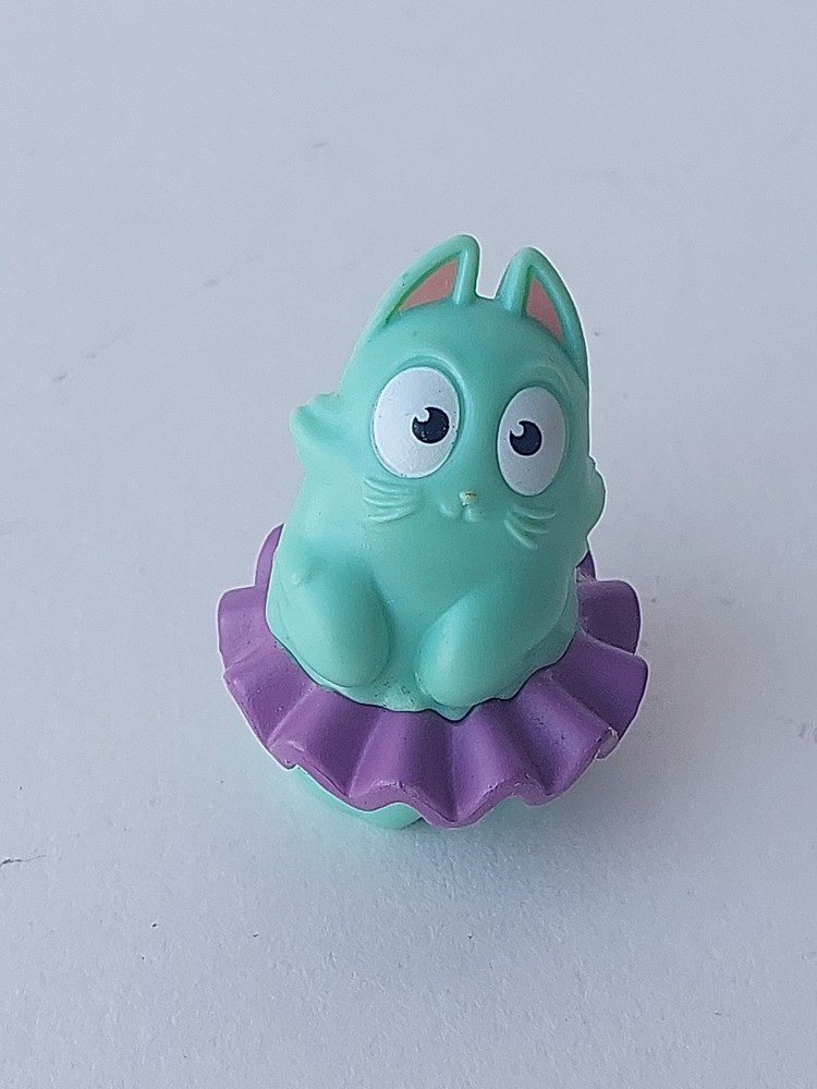 Hasbro Lost Kitties Series 2 Gertrude 1.5″ High Toy Figure