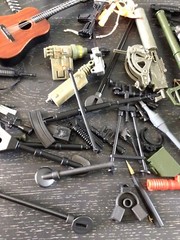 Large Vintage Hasbro 12″ GI Joe US Army Weapons Lot Rifles Machine Guns Knives